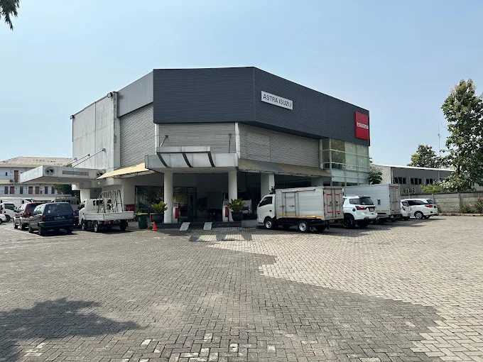 Dealer Isuzu Bekasi Barat Armada Lengkap untuk Bisnis Modern